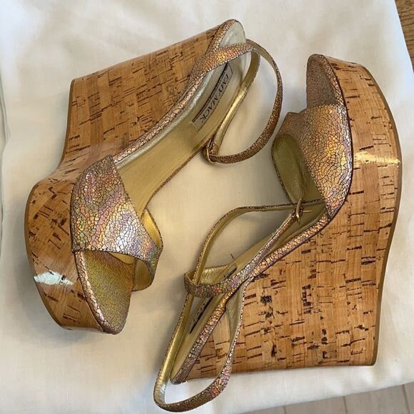 EMY MACK ROSE METALLIC WEDGES.  NEW - Picture 7 of 9